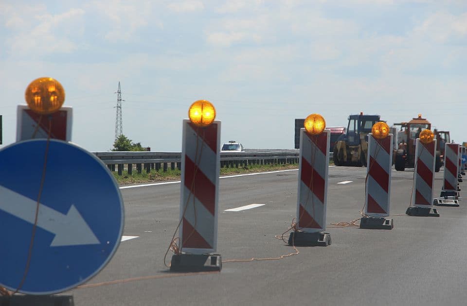 Radovi na putu u tekstu 021 o ogranicenjima izmedju Kovilja i Maradika