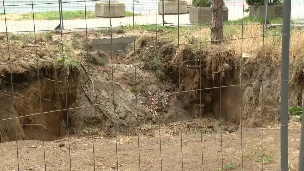 Работы у будущей стройплощадки аквариума в парке Ушће